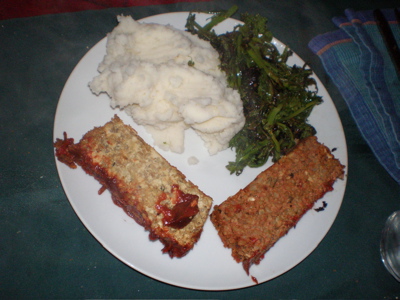 sliced loaves on plate